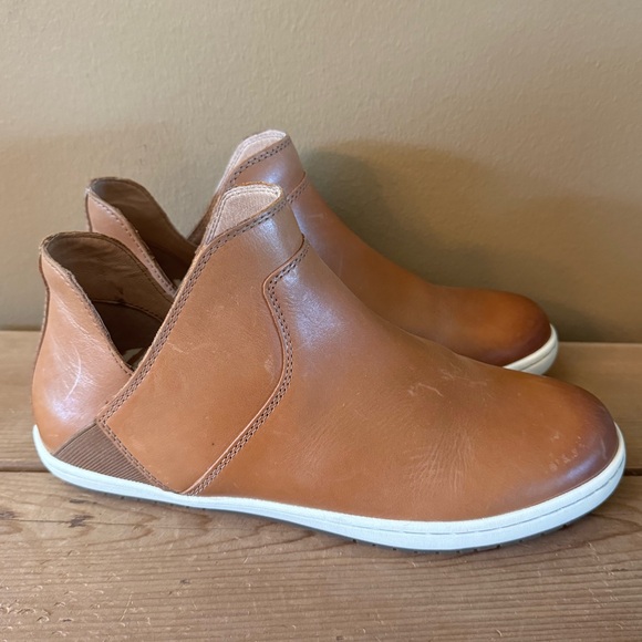 Taos New Unity Boots Chestnut Slip On Burnished Leather Tan SZ 8.5 - Picture 4 of 11